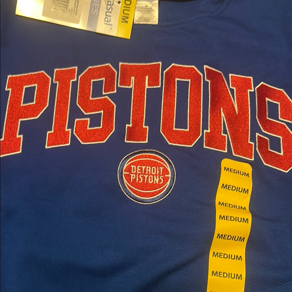 NEW Women's Detroit Pistons Blue Sweatshirt - Picture 3 of 3